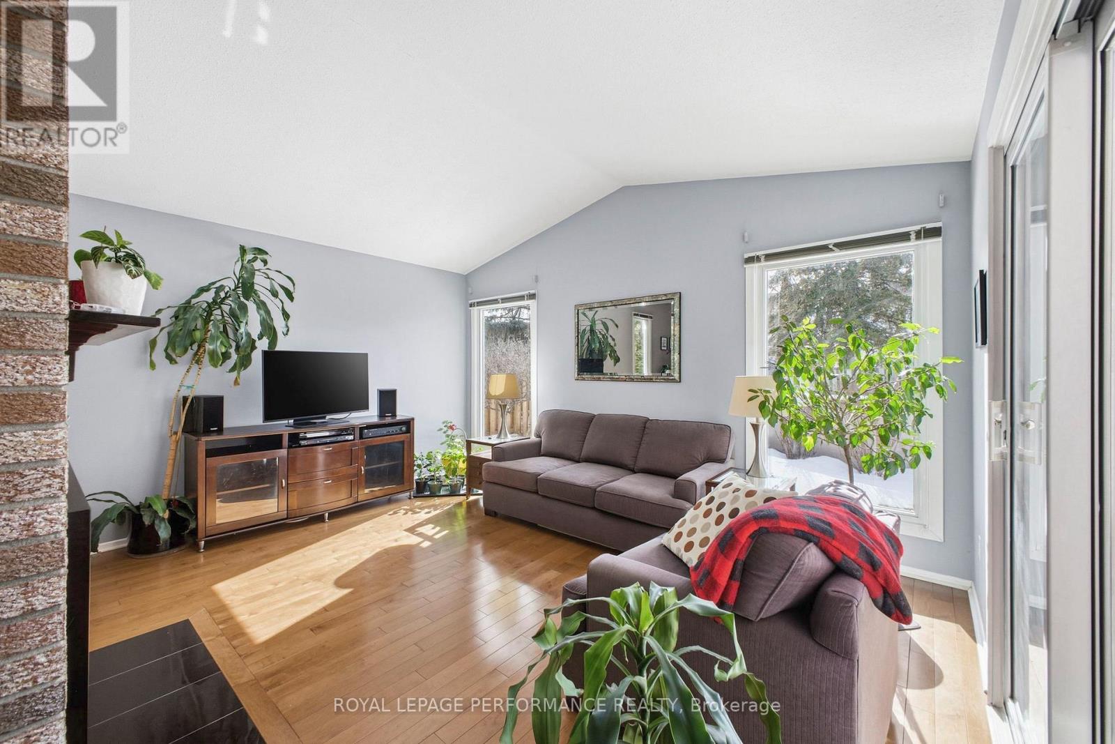 1089 St Emmanuel Terrace, Ottawa, Ontario  K1C 2J6 - Photo 9 - X12921272