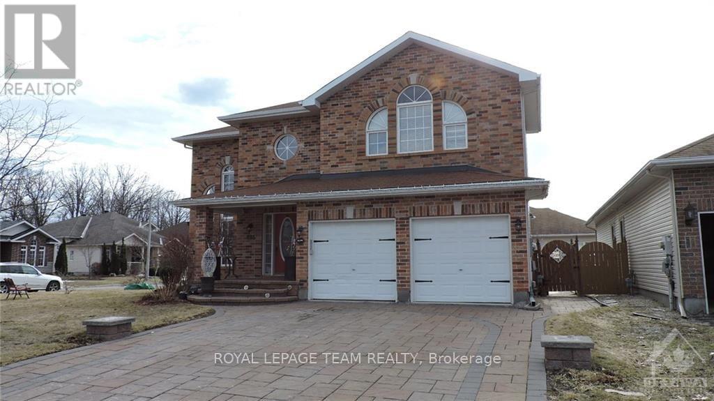 B - 685 EVERLASTING CRESCENT, Ottawa, Ontario