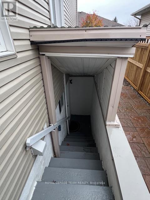 B - 685 Everlasting Crescent, Ottawa, Ontario  K4A 0K4 - Photo 3 - X12921280