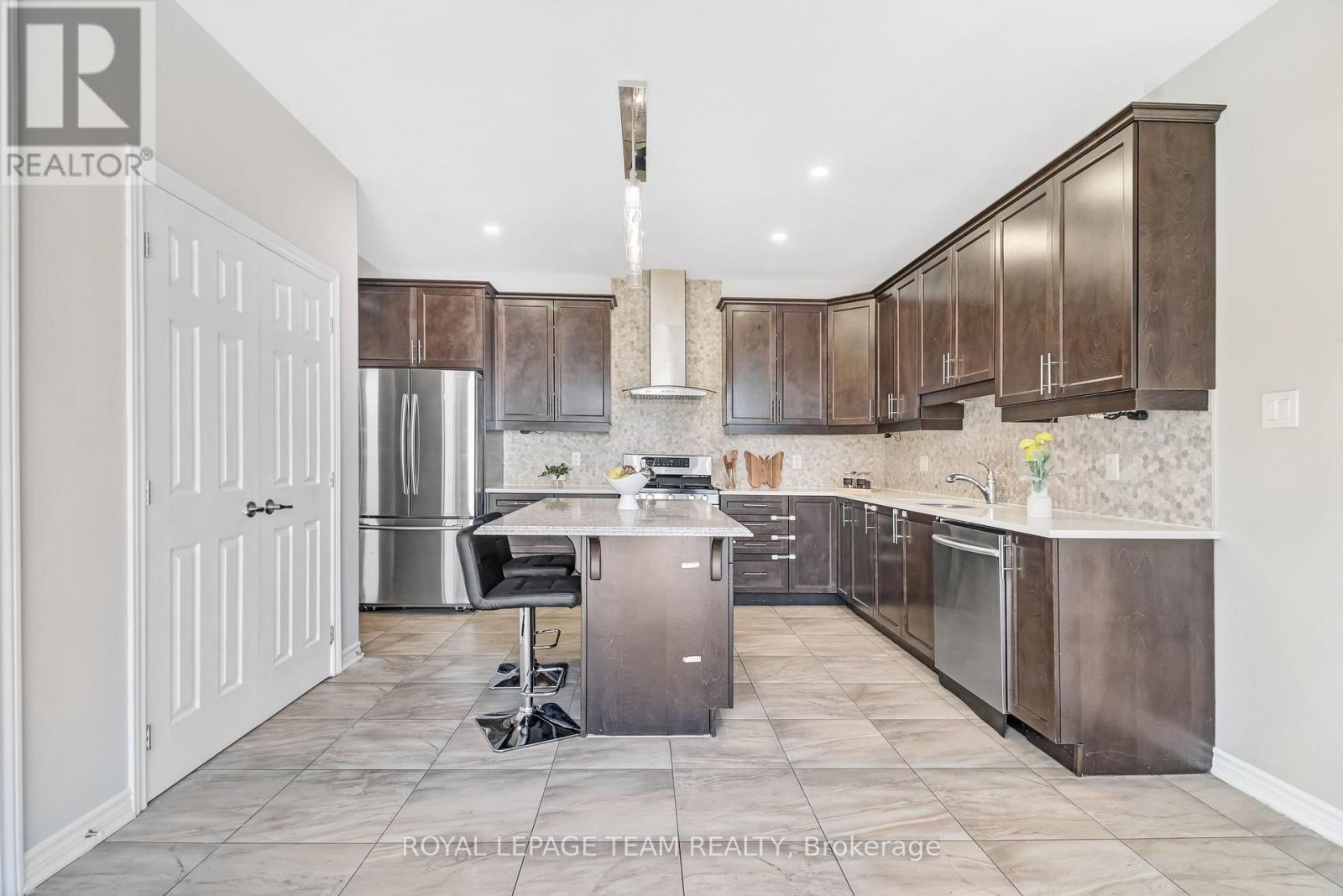 335 Rue Des Soldats Riendeau Street, Ottawa, Ontario  K2J 6H4 - Photo 12 - X12921336