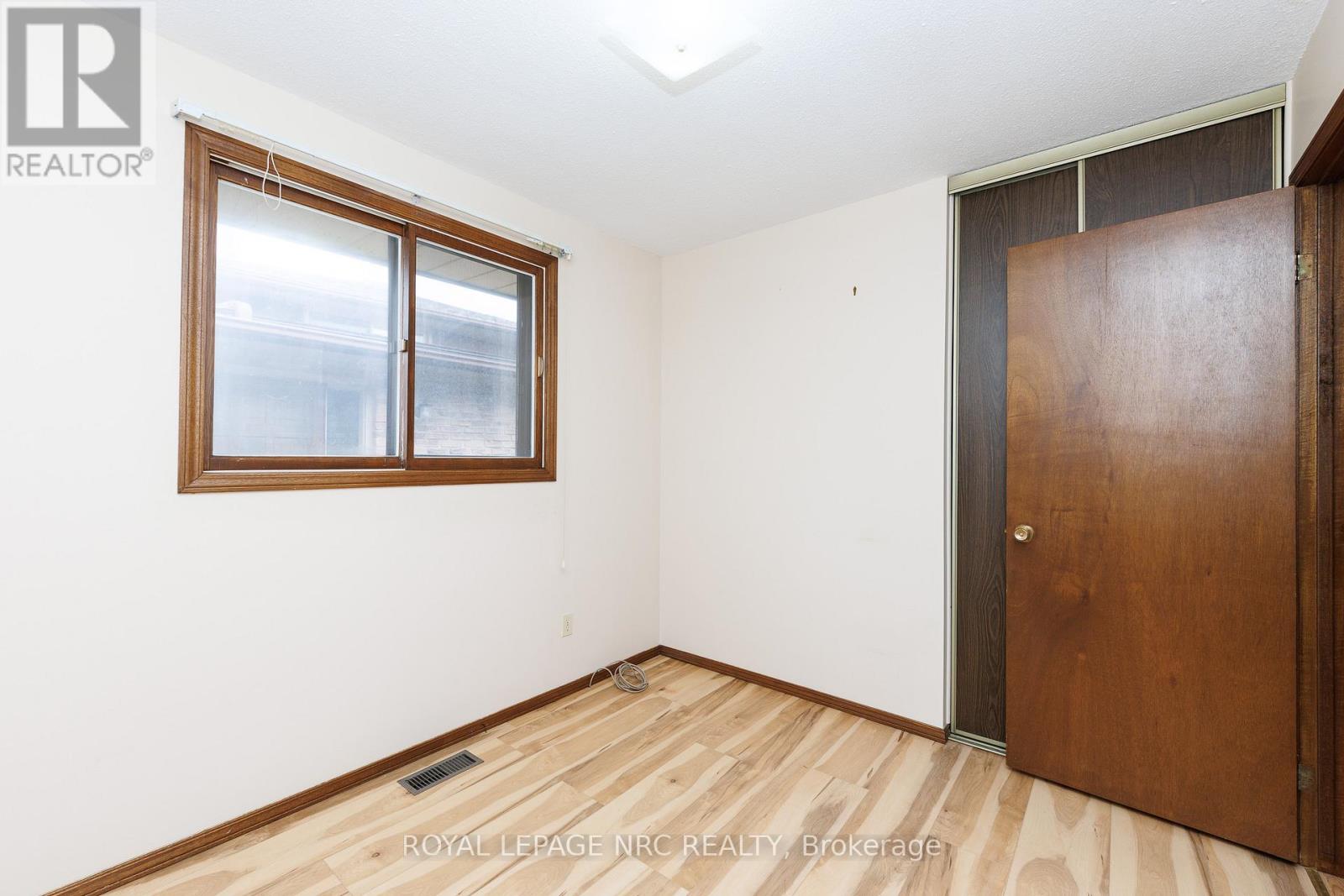 105 Hillview Road, St. Catharines, Ontario  L2S 1S8 - Photo 15 - X12921324