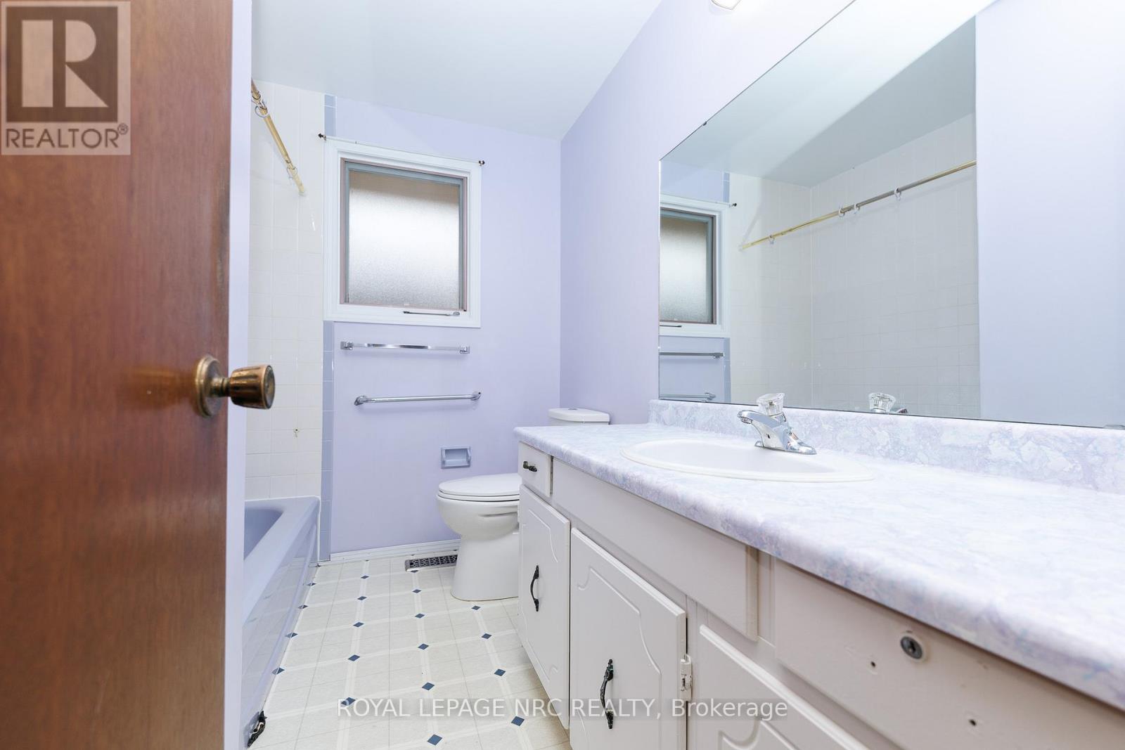 105 Hillview Road, St. Catharines, Ontario  L2S 1S8 - Photo 16 - X12921324