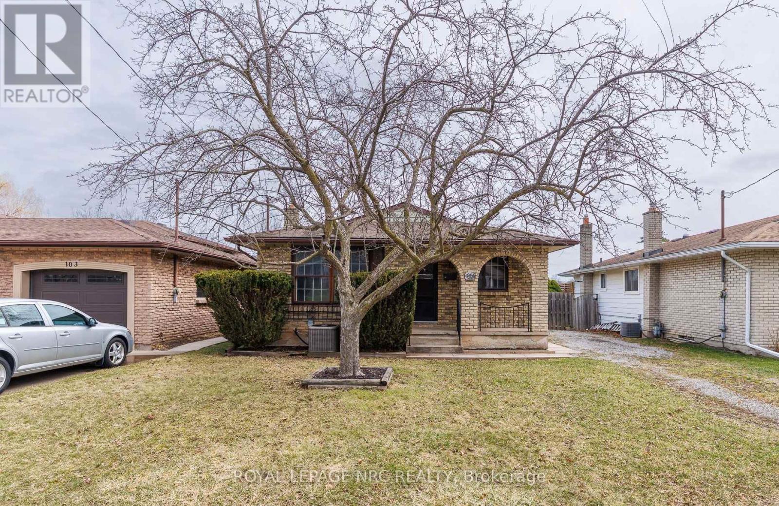 105 Hillview Road, St. Catharines, Ontario  L2S 1S8 - Photo 2 - X12921324