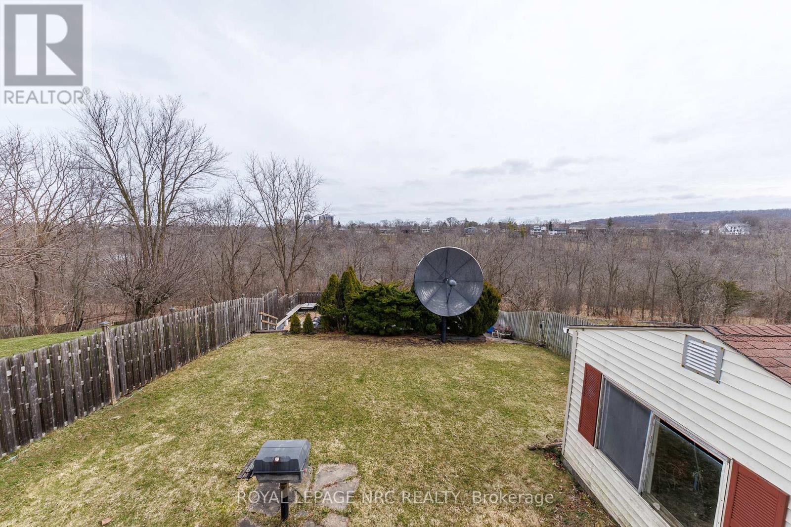 105 Hillview Road, St. Catharines, Ontario  L2S 1S8 - Photo 31 - X12921324