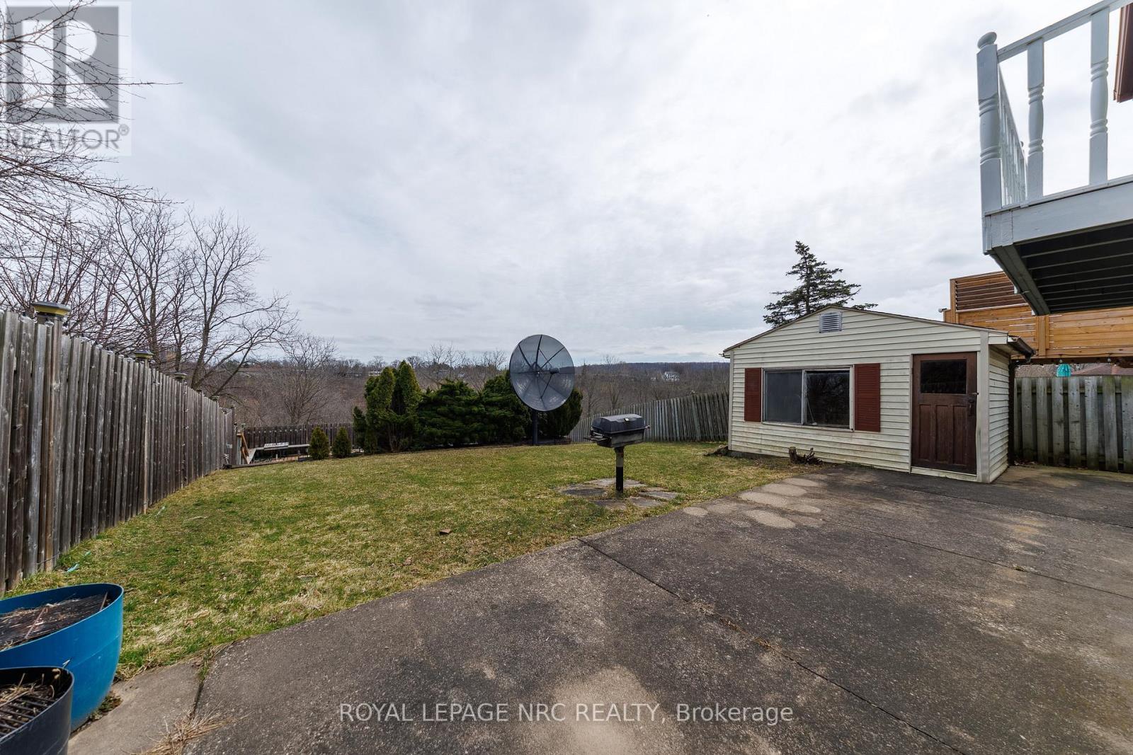 105 Hillview Road, St. Catharines, Ontario  L2S 1S8 - Photo 33 - X12921324