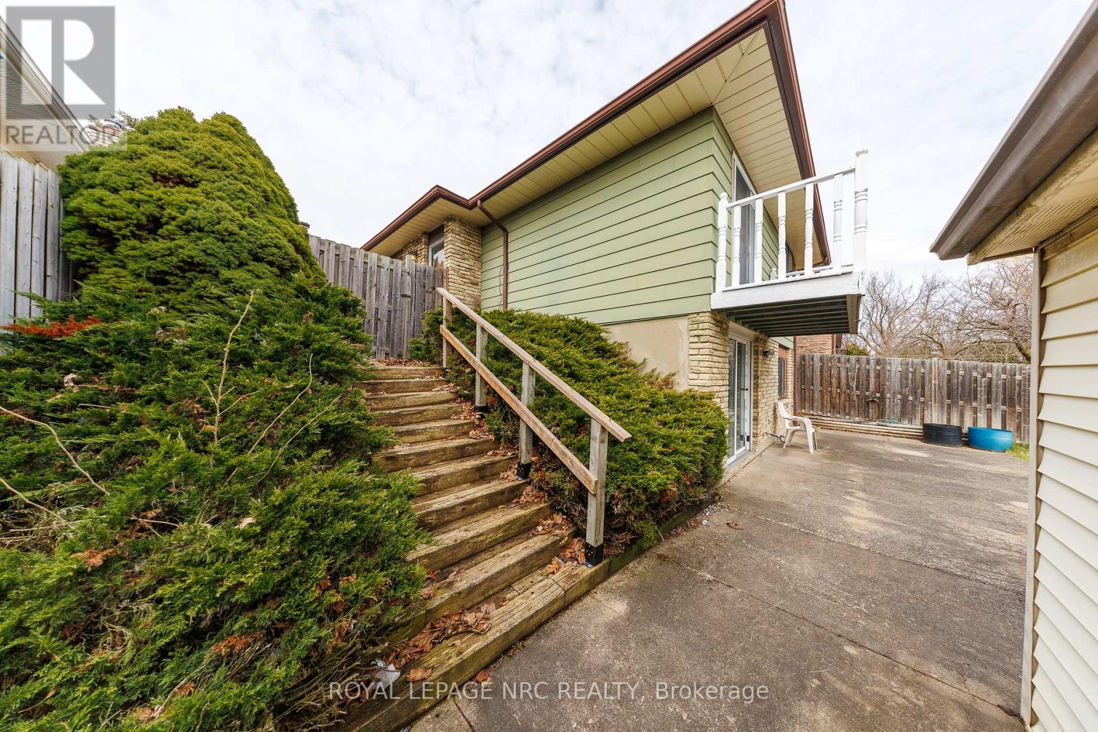 105 Hillview Road, St. Catharines, Ontario  L2S 1S8 - Photo 38 - X12921324