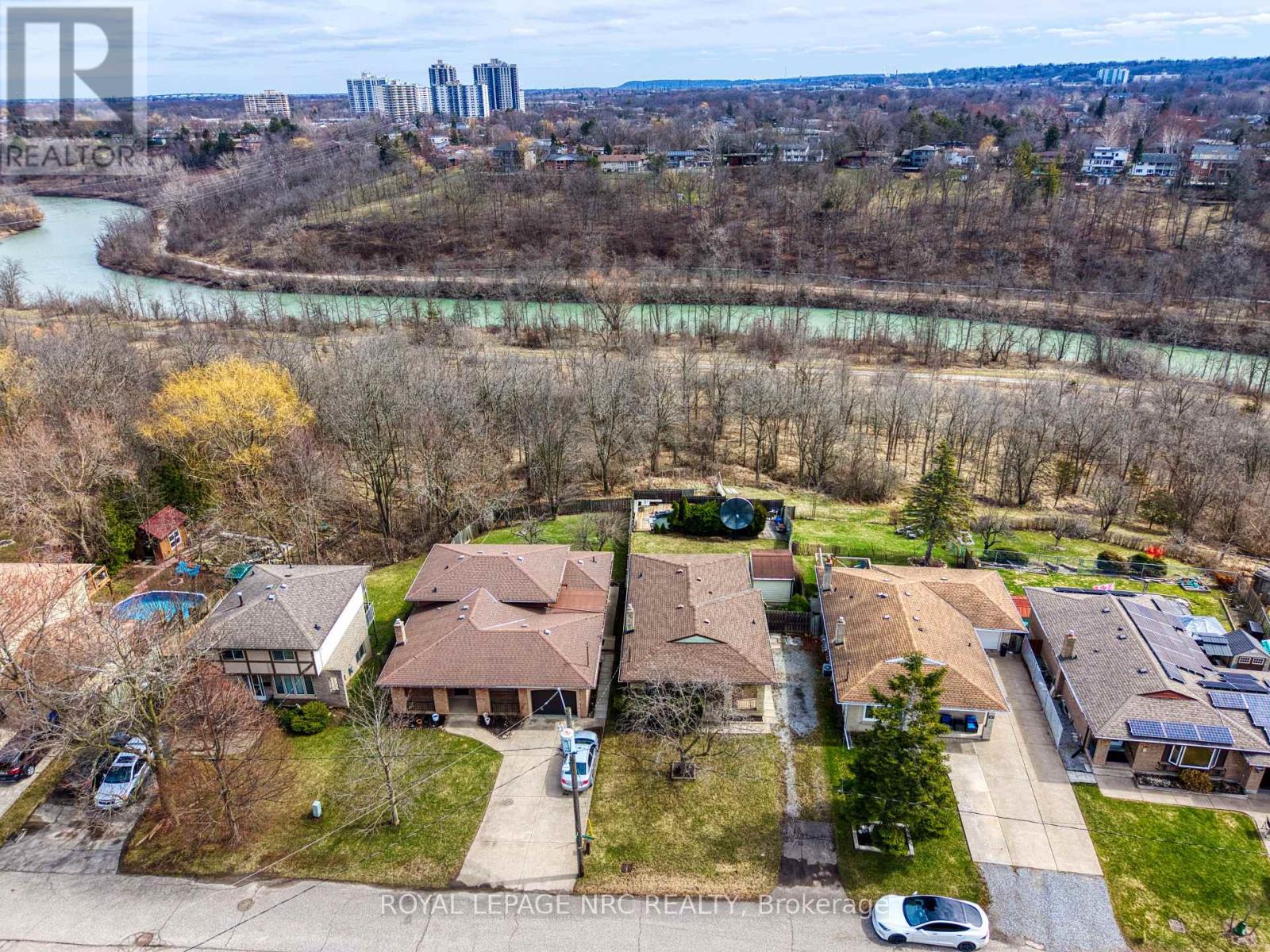 105 Hillview Road, St. Catharines, Ontario  L2S 1S8 - Photo 39 - X12921324