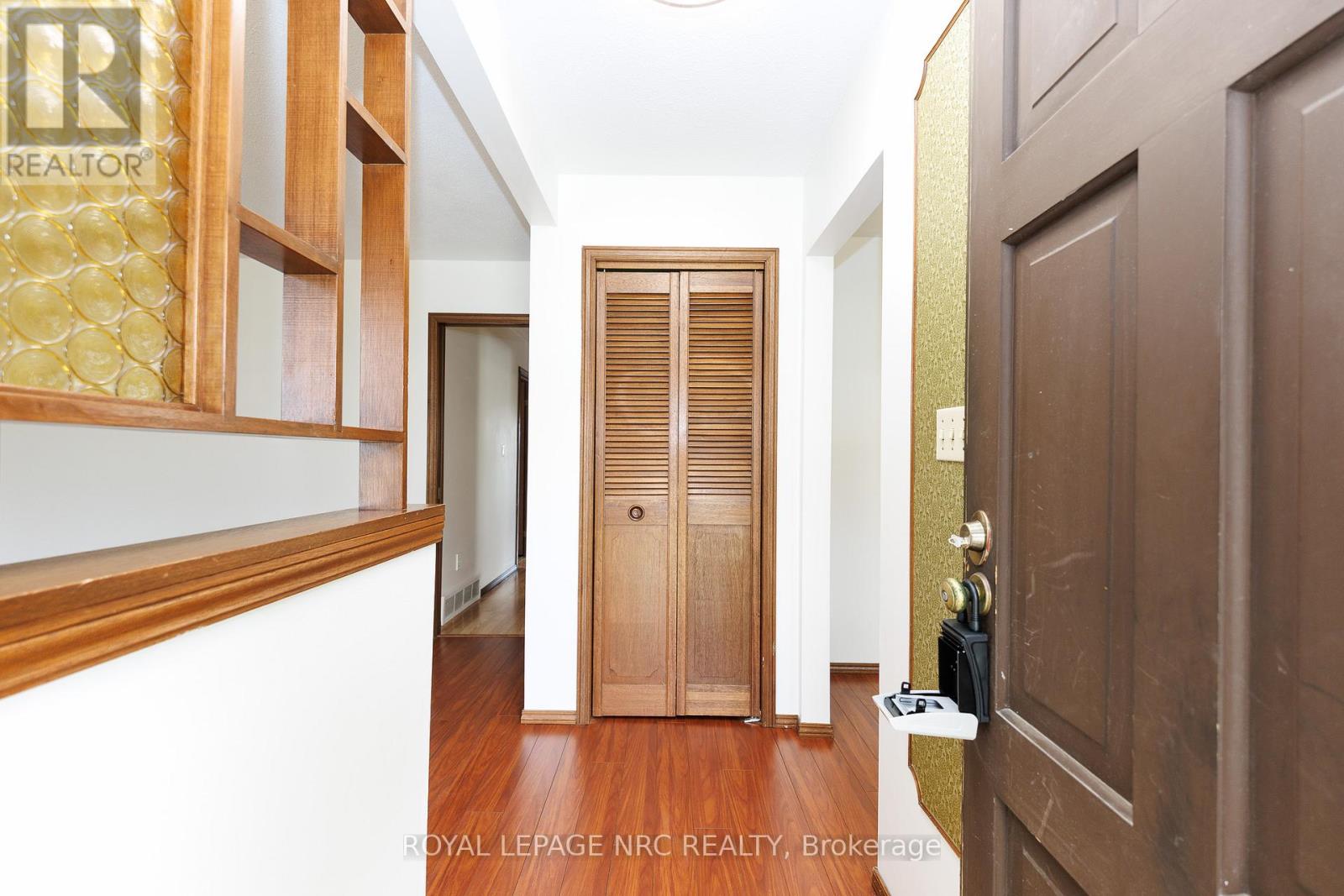 105 Hillview Road, St. Catharines, Ontario  L2S 1S8 - Photo 4 - X12921324