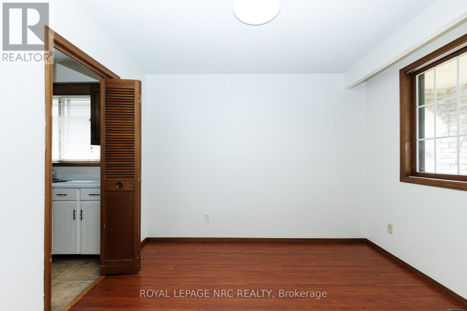 105 Hillview Road, St. Catharines, Ontario  L2S 1S8 - Photo 9 - X12921324