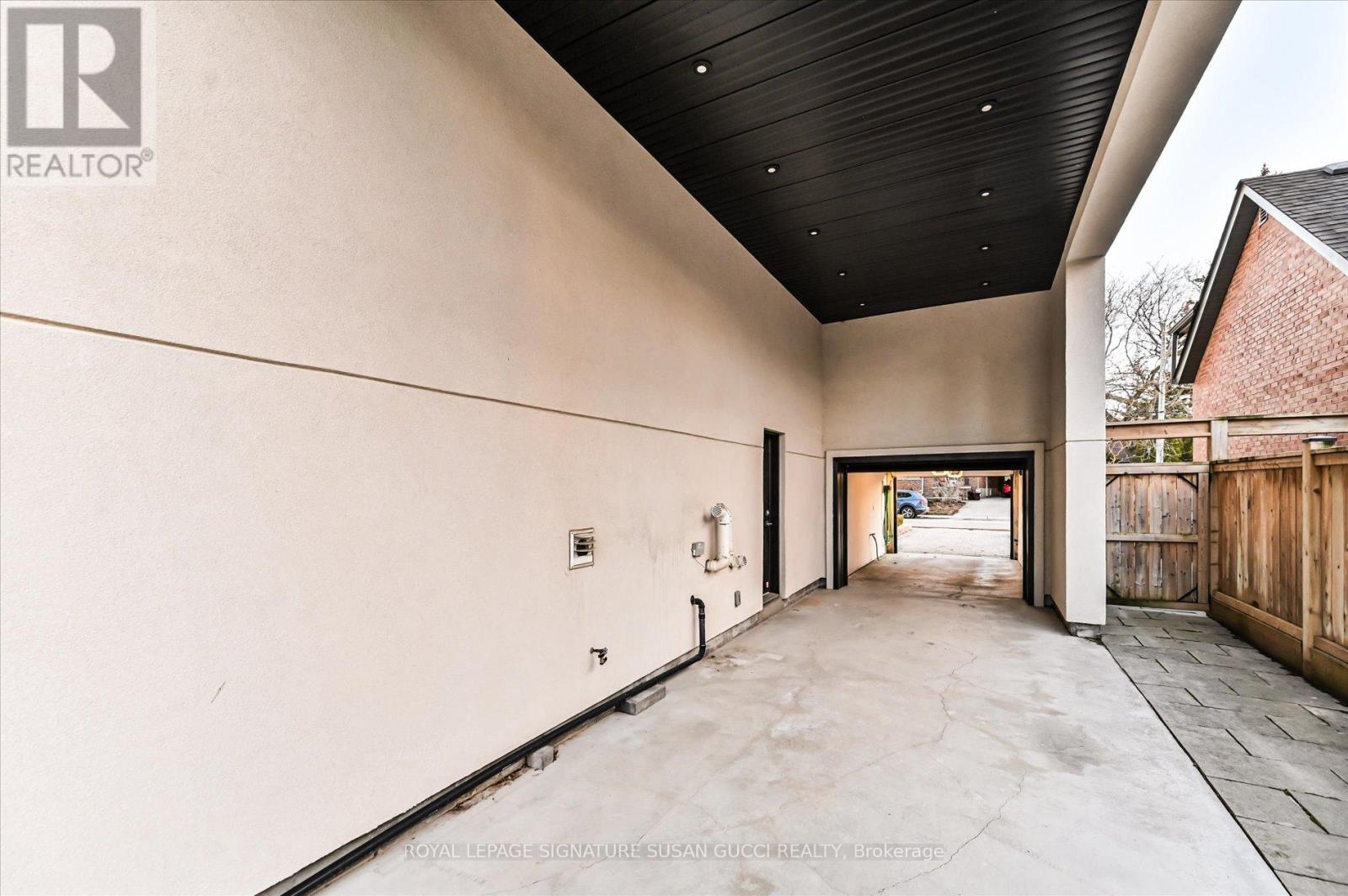 18 Ferris Road, Toronto, Ontario  M4B 1G1 - Photo 40 - E12916244