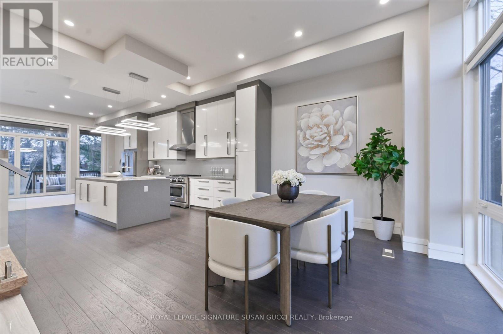 18 Ferris Road, Toronto, Ontario  M4B 1G1 - Photo 4 - E12916244