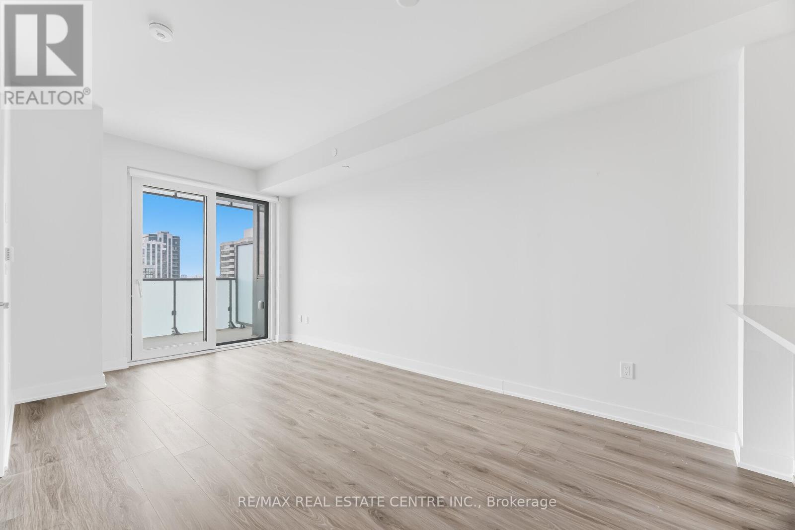 1402 - 4130 Parkside Village Drive, Mississauga, Ontario  L5B 3M8 - Photo 16 - W12812458