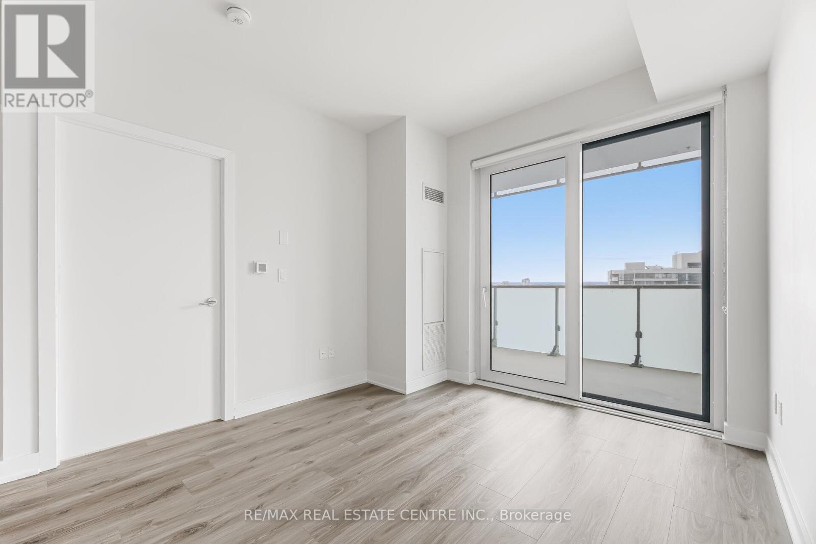 1402 - 4130 Parkside Village Drive, Mississauga, Ontario  L5B 3M8 - Photo 17 - W12812458