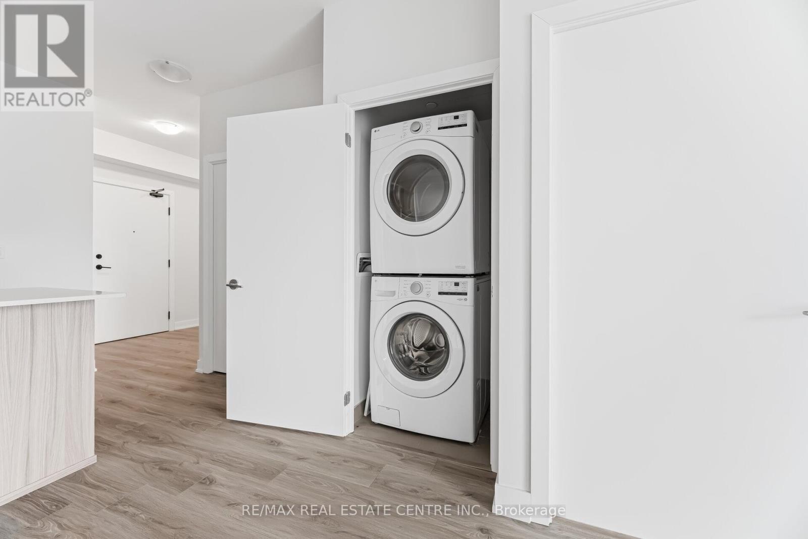 1402 - 4130 Parkside Village Drive, Mississauga, Ontario  L5B 3M8 - Photo 28 - W12812458