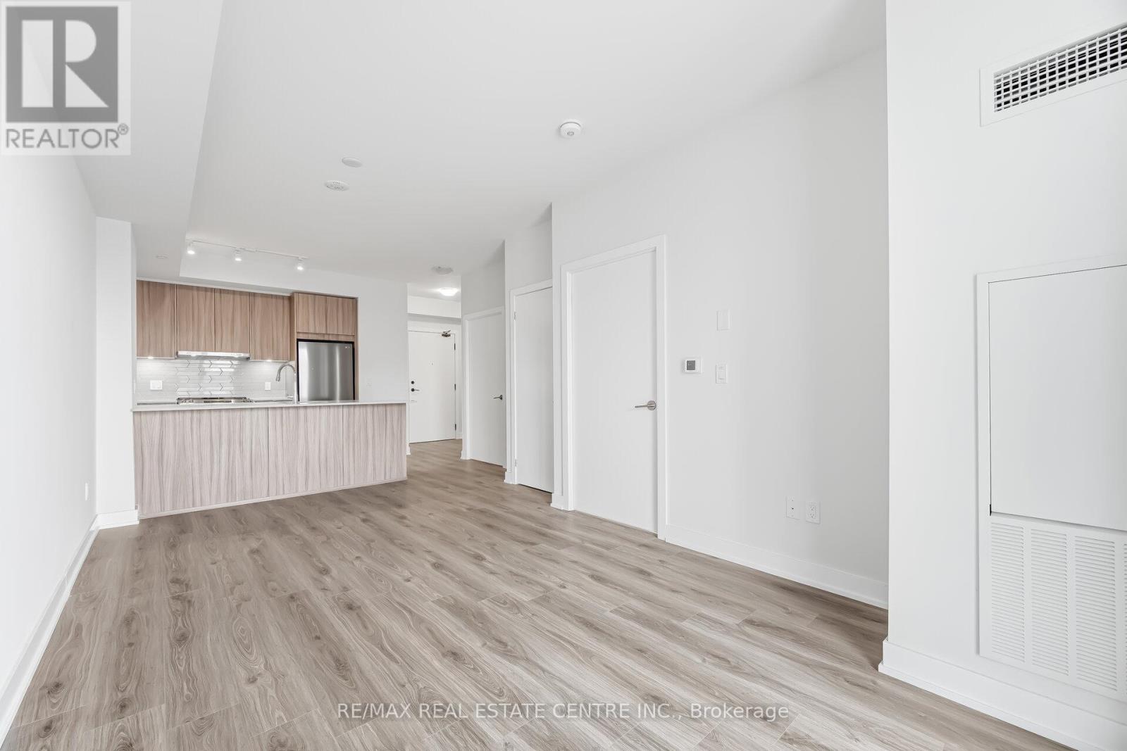 1402 - 4130 Parkside Village Drive, Mississauga, Ontario  L5B 3M8 - Photo 20 - W12812458