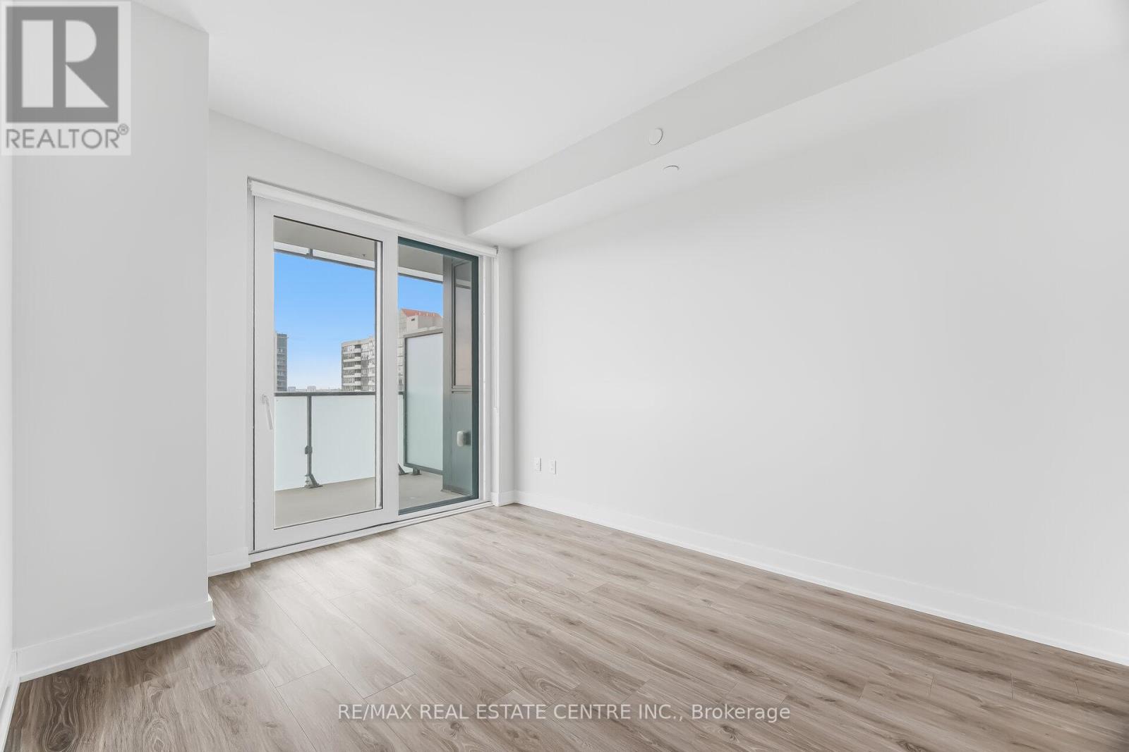 1402 - 4130 Parkside Village Drive, Mississauga, Ontario  L5B 3M8 - Photo 18 - W12812458