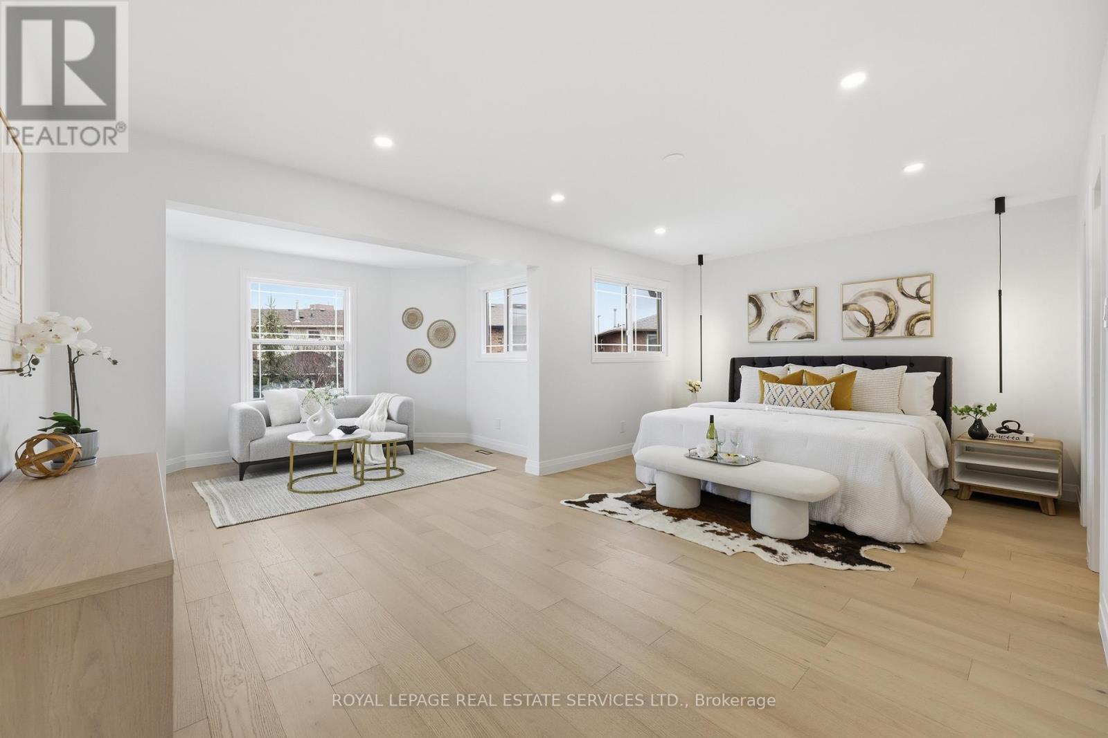 1332 Quinpool Court, Mississauga, Ontario  L5C 4J3 - Photo 19 - W12920398