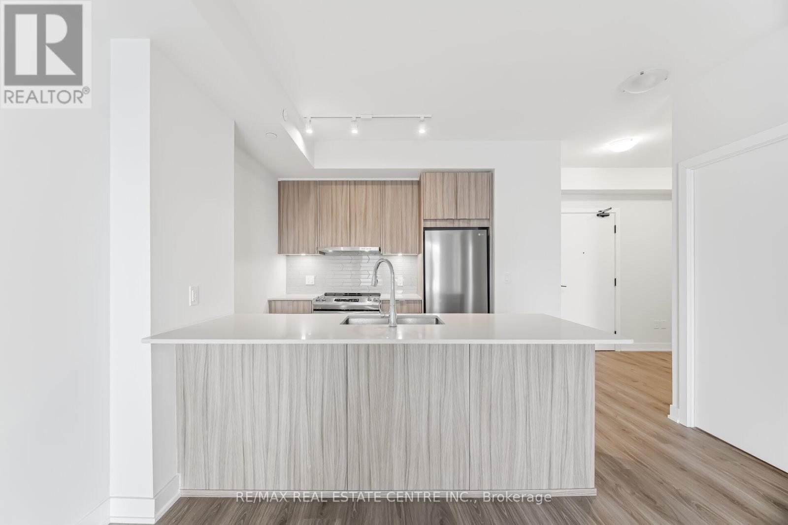 1402 - 4130 Parkside Village Drive, Mississauga, Ontario  L5B 3M8 - Photo 14 - W12812458