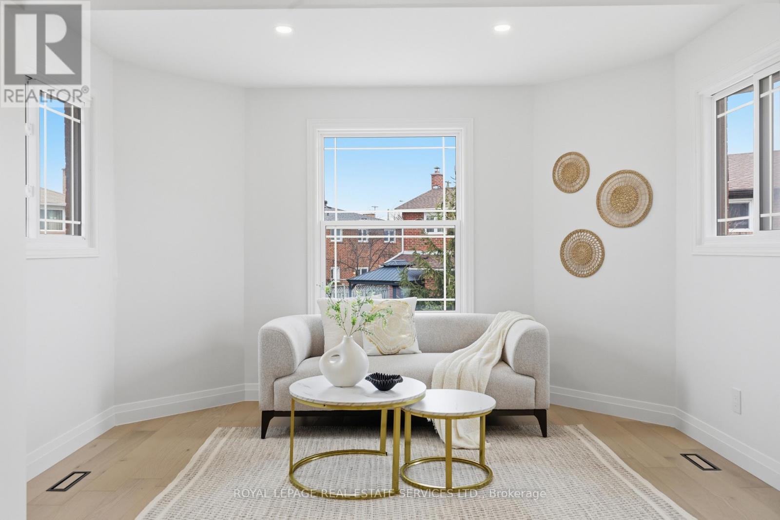 1332 Quinpool Court, Mississauga, Ontario  L5C 4J3 - Photo 20 - W12920398