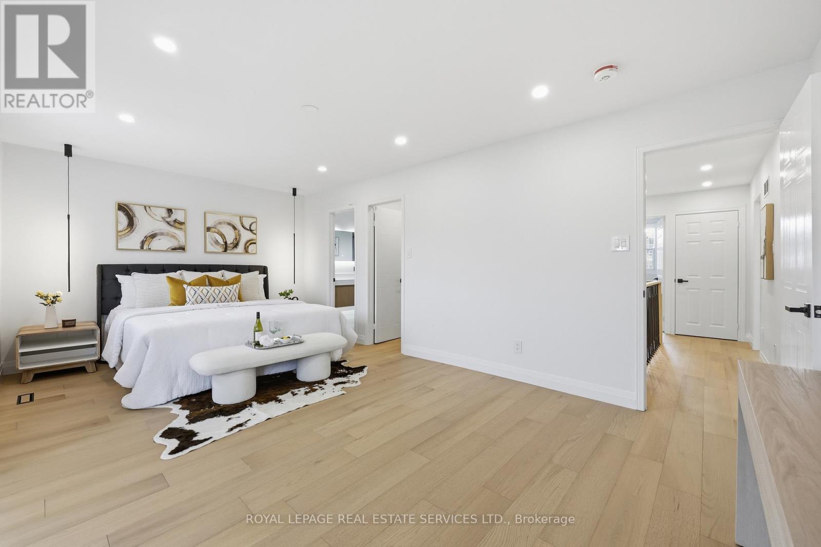 1332 Quinpool Court, Mississauga, Ontario  L5C 4J3 - Photo 21 - W12920398