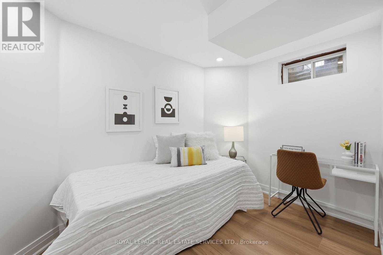 1332 Quinpool Court, Mississauga, Ontario  L5C 4J3 - Photo 35 - W12920398