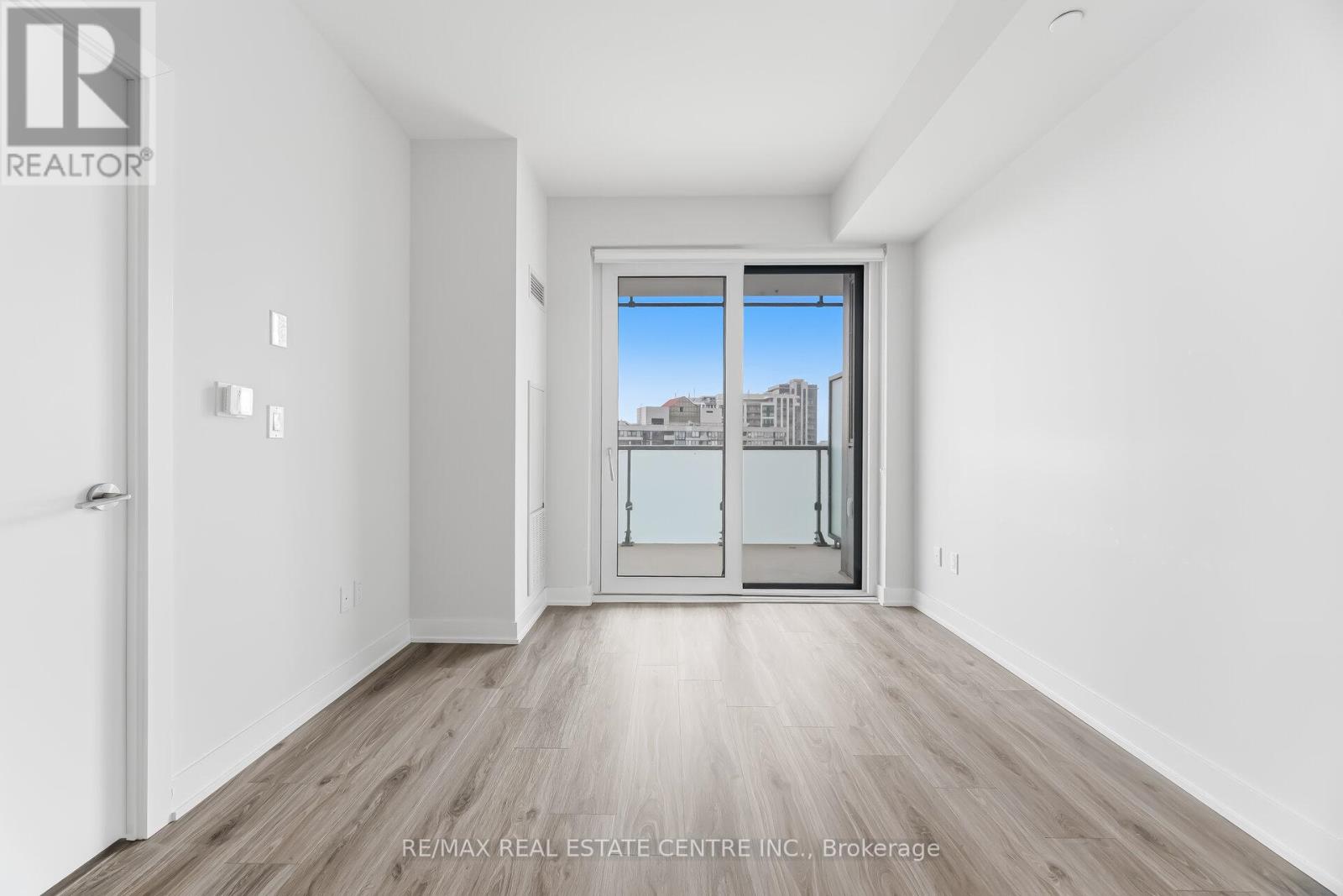 1402 - 4130 Parkside Village Drive, Mississauga, Ontario  L5B 3M8 - Photo 19 - W12812458