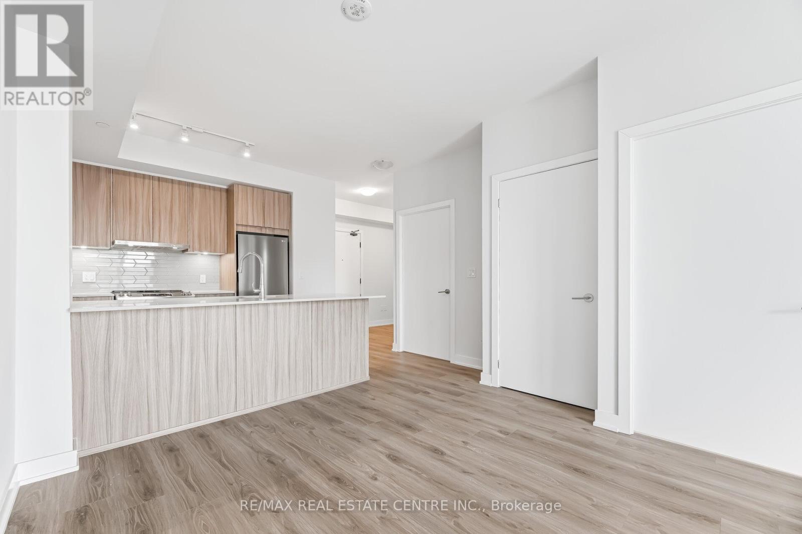 1402 - 4130 Parkside Village Drive, Mississauga, Ontario  L5B 3M8 - Photo 15 - W12812458