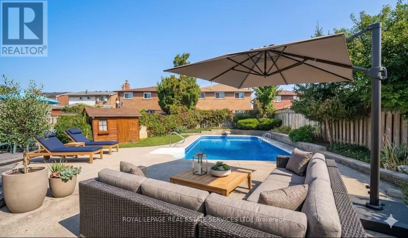 1332 Quinpool Court, Mississauga, Ontario  L5C 4J3 - Photo 43 - W12920398