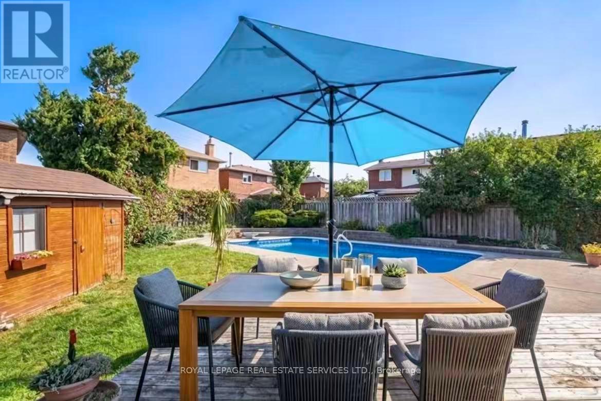 1332 Quinpool Court, Mississauga, Ontario  L5C 4J3 - Photo 45 - W12920398