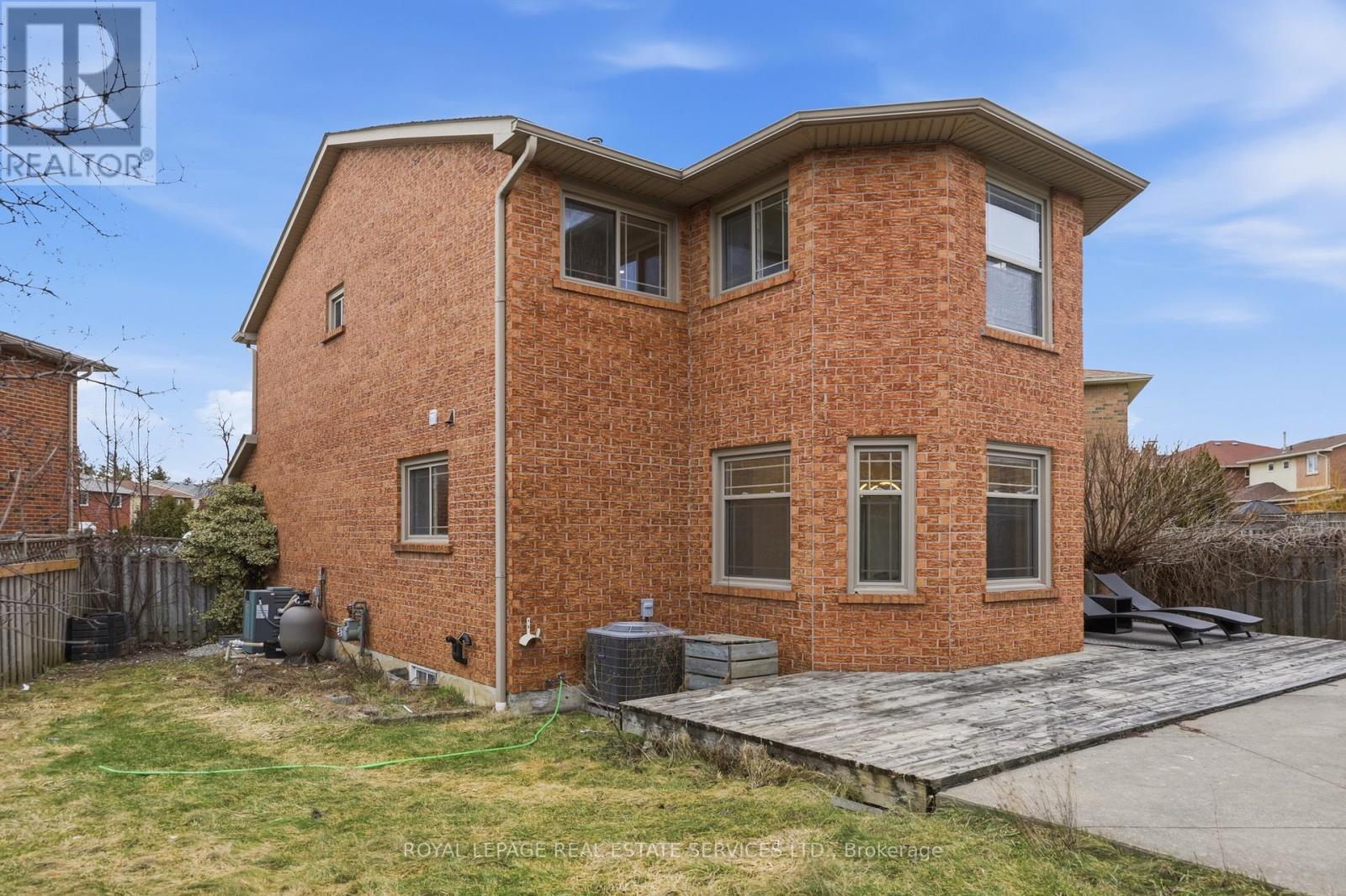 1332 Quinpool Court, Mississauga, Ontario  L5C 4J3 - Photo 47 - W12920398