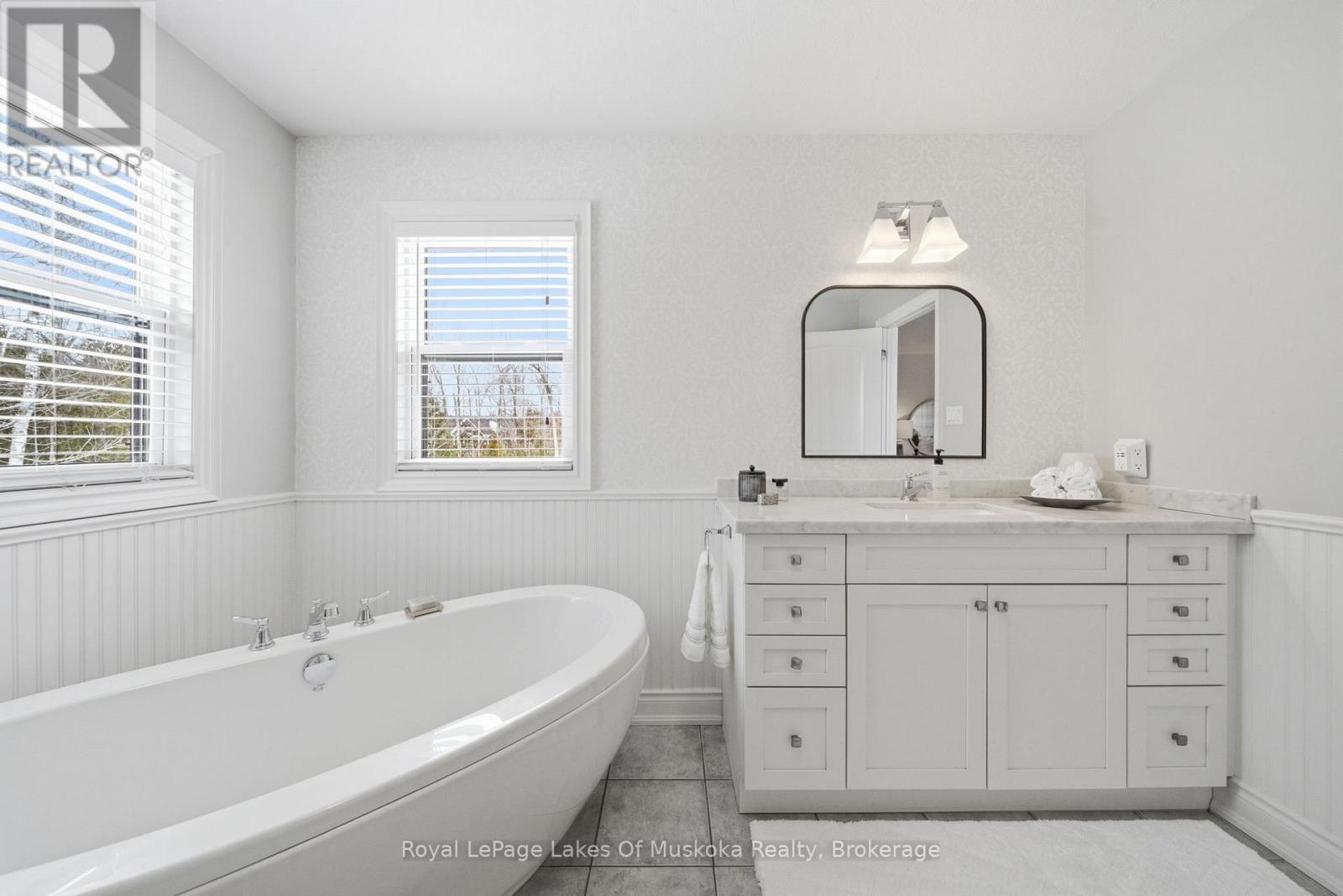 2029 Elana Drive, Severn, Ontario  L3V 0C1 - Photo 25 - S12921448