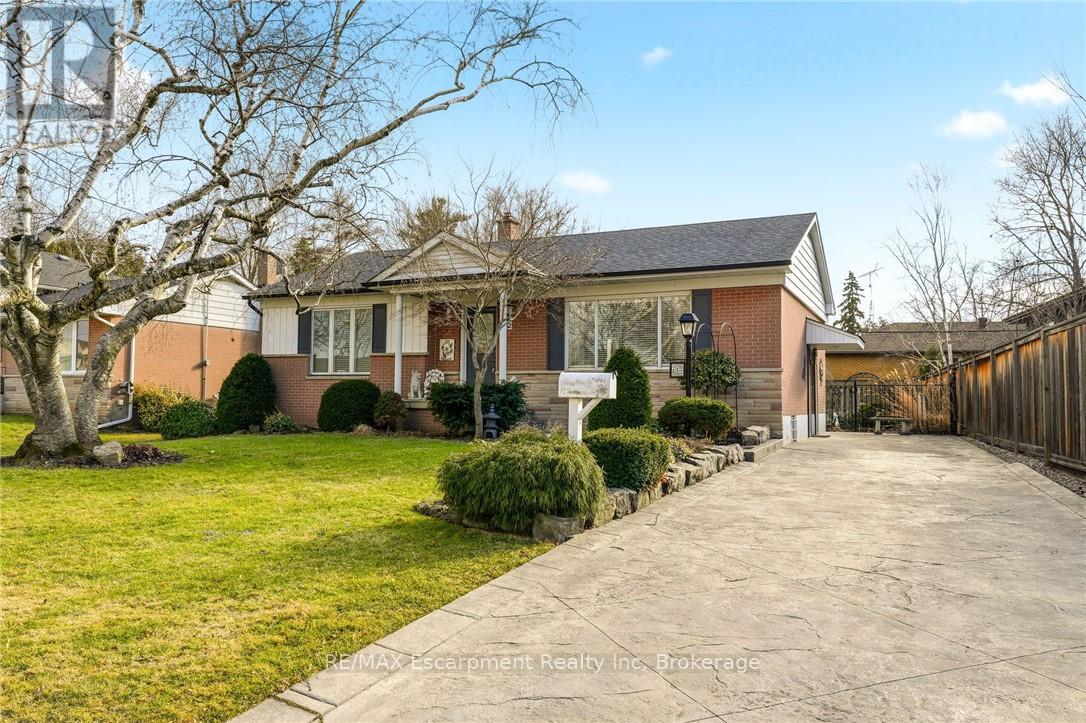 252 HAMMERSMITH COURT, Burlington, Ontario