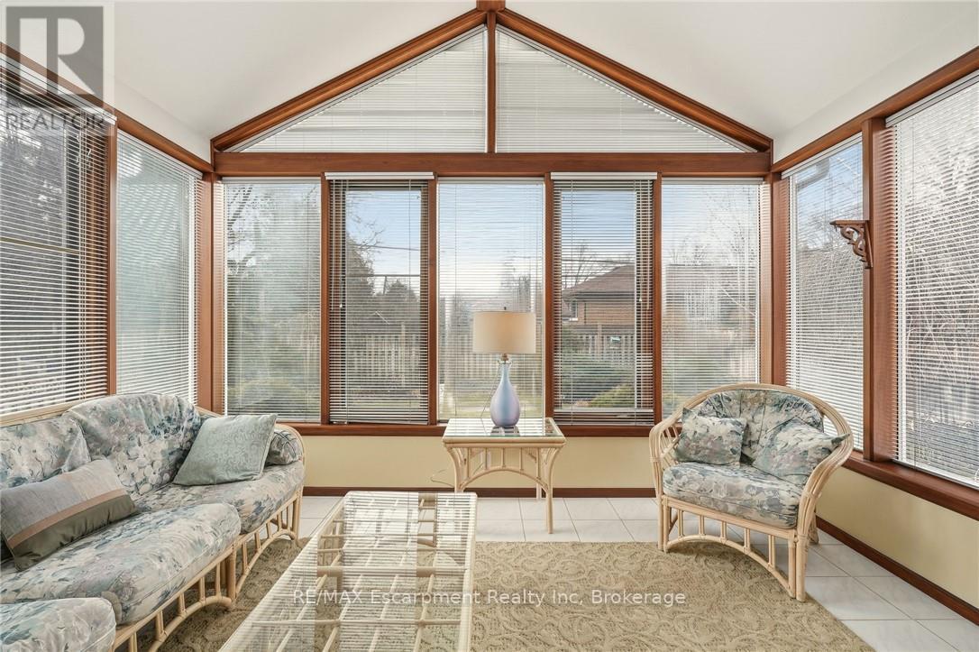 252 Hammersmith Court, Burlington, Ontario  L7L 4N7 - Photo 20 - W12921438