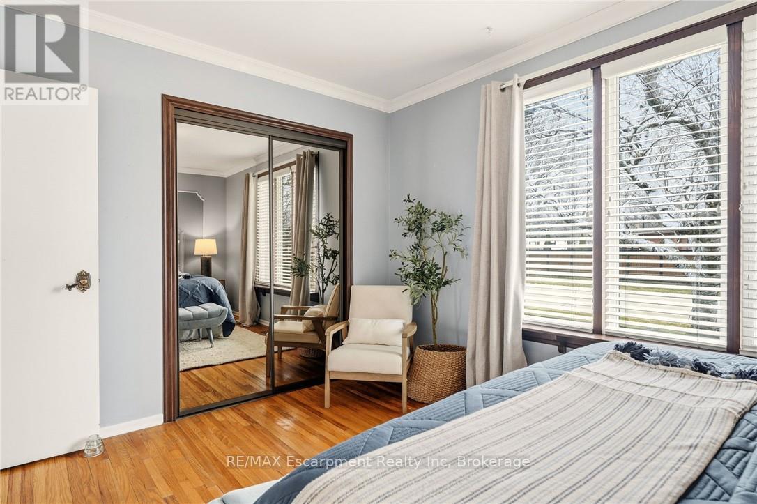 252 Hammersmith Court, Burlington, Ontario  L7L 4N7 - Photo 23 - W12921438