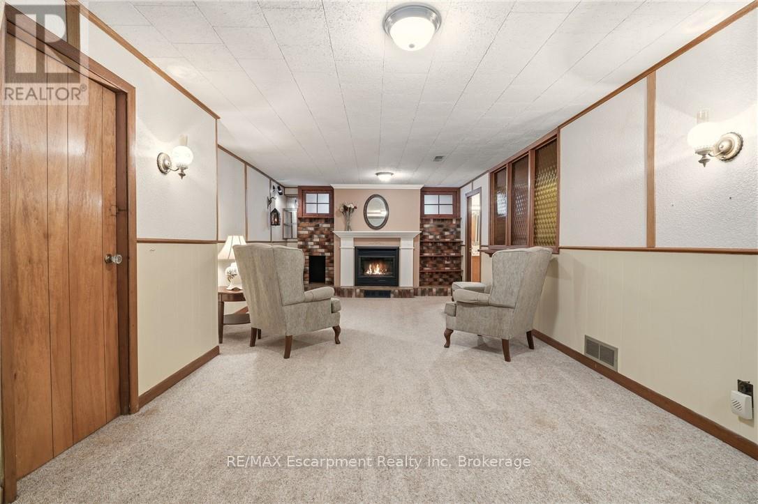 252 Hammersmith Court, Burlington, Ontario  L7L 4N7 - Photo 31 - W12921438