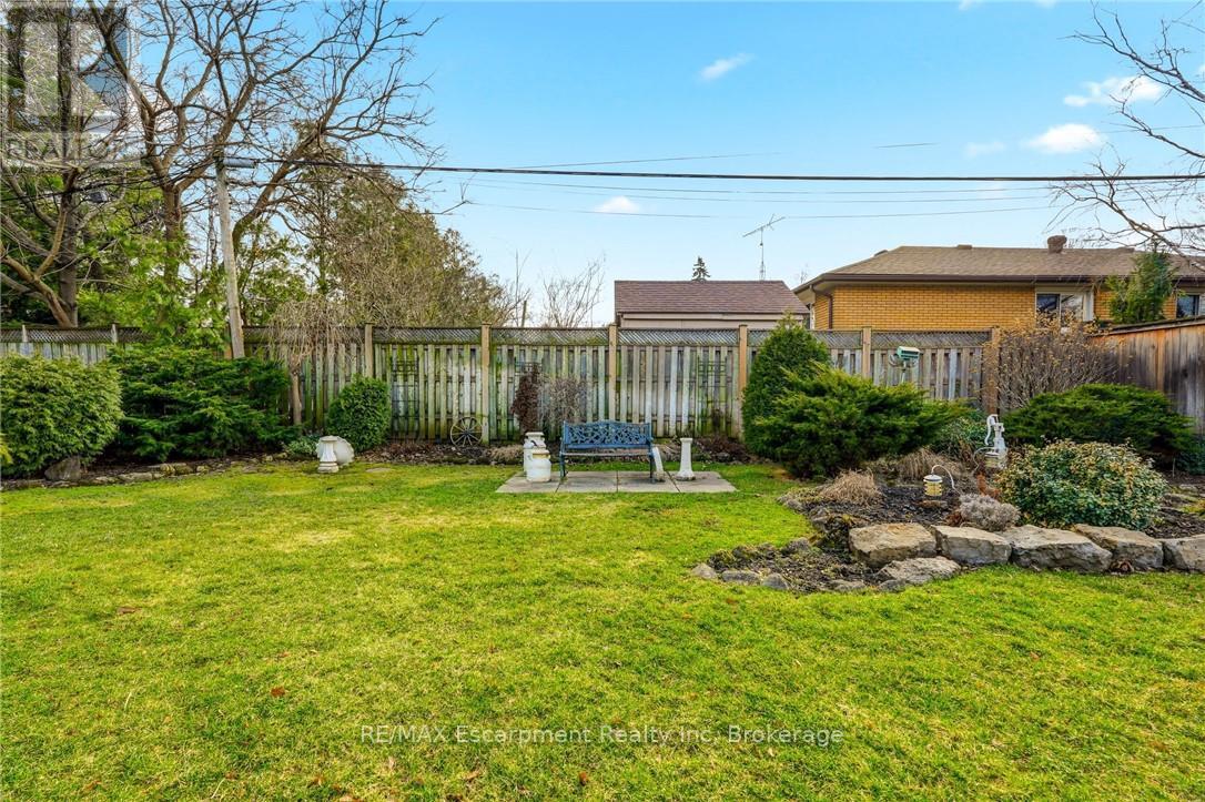 252 Hammersmith Court, Burlington, Ontario  L7L 4N7 - Photo 39 - W12921438