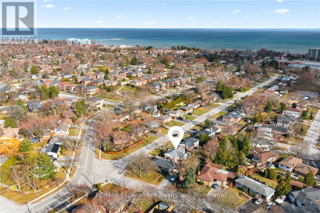 252 Hammersmith Court, Burlington, Ontario  L7L 4N7 - Photo 46 - W12921438