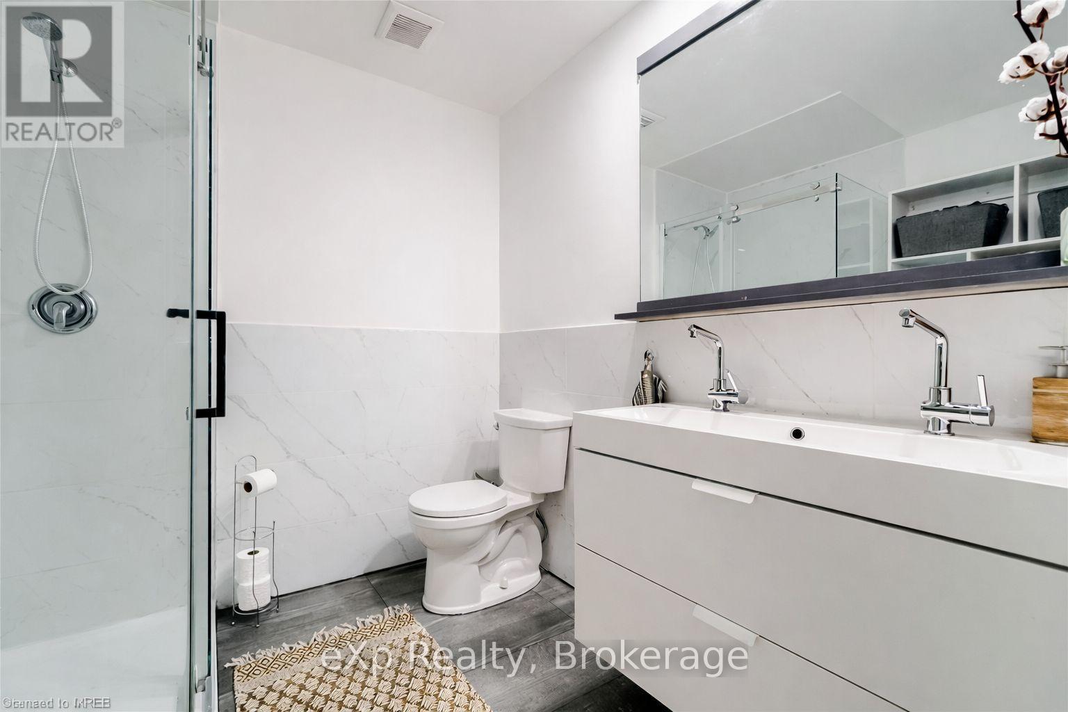 332 Scottsdale Drive, Guelph (Dovercliffe Park/old University), Ontario  N1G 2Z8 - Photo 3 - X12921402