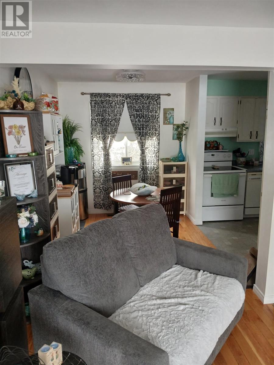 15b London Cres, Elliot Lake, Ontario  P5A 2P7 - Photo 9 - SM260540