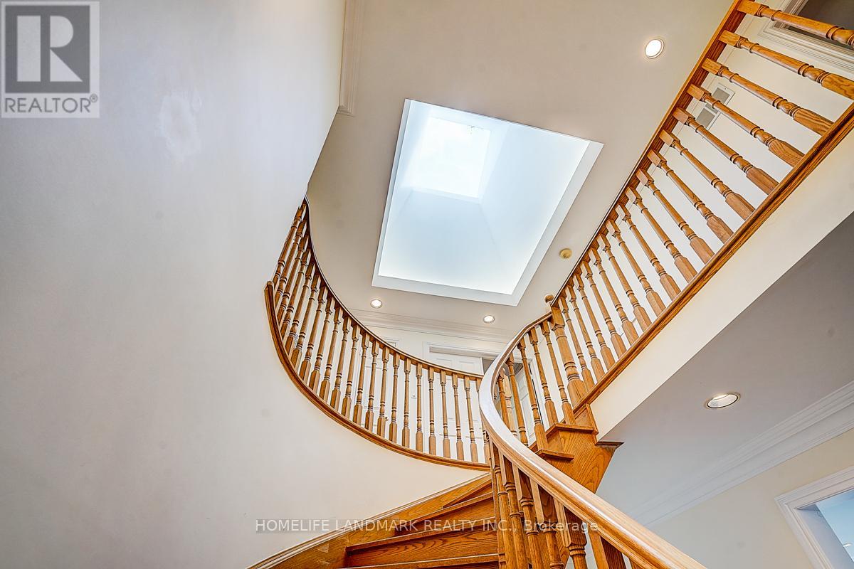 17 Averill Crescent, Toronto, Ontario  M2M 2A8 - Photo 11 - C12921344