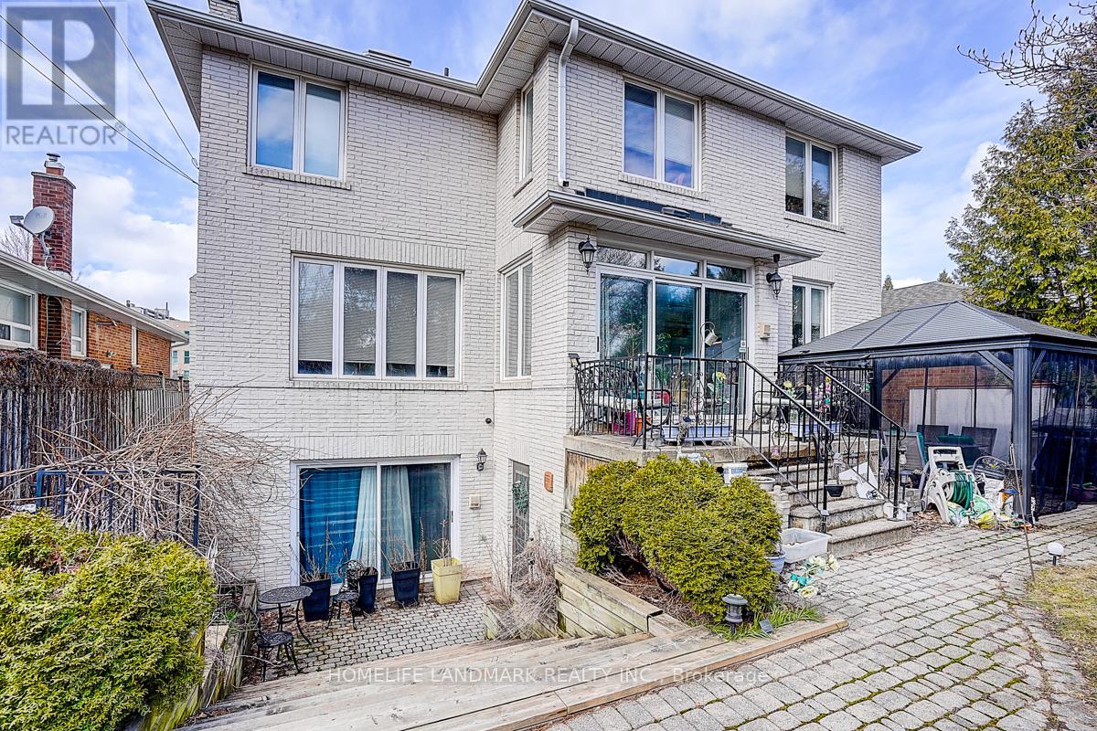 17 Averill Crescent, Toronto, Ontario  M2M 2A8 - Photo 4 - C12921344