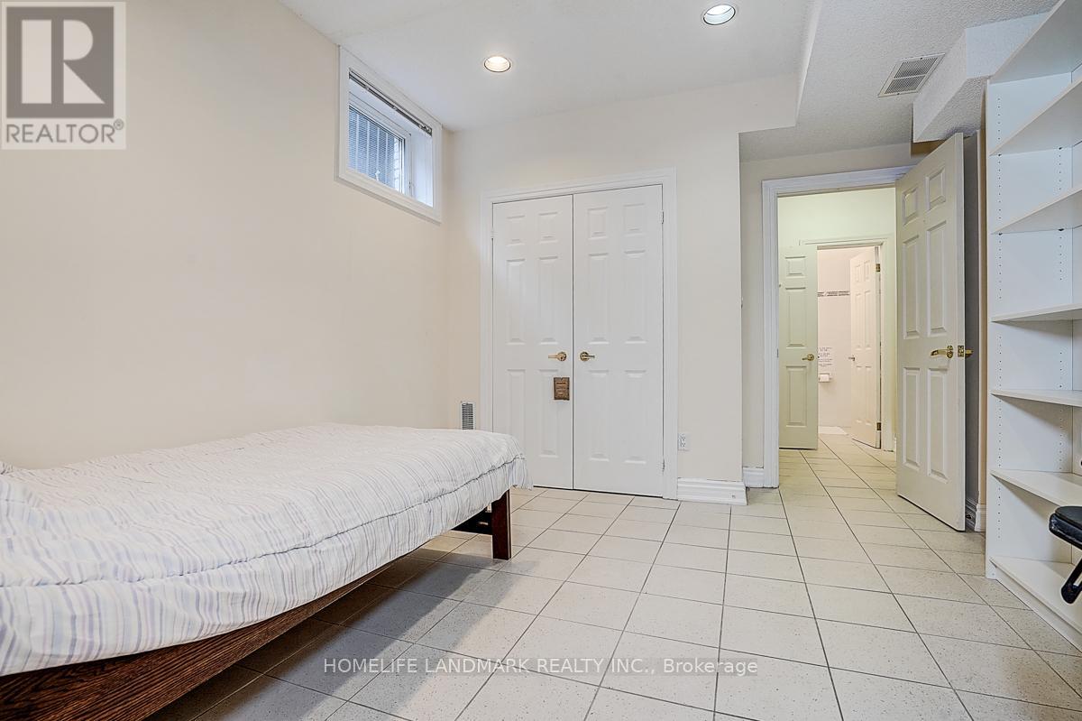 17 Averill Crescent, Toronto, Ontario  M2M 2A8 - Photo 43 - C12921344