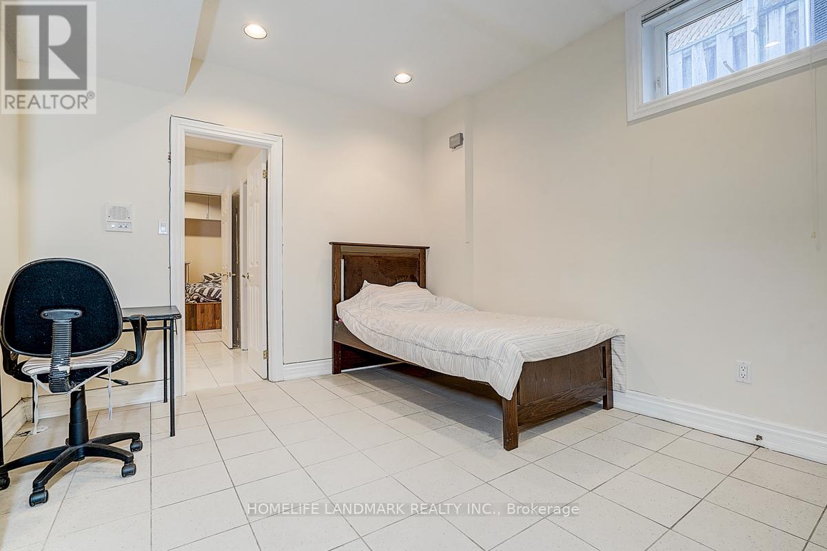 17 Averill Crescent, Toronto, Ontario  M2M 2A8 - Photo 44 - C12921344