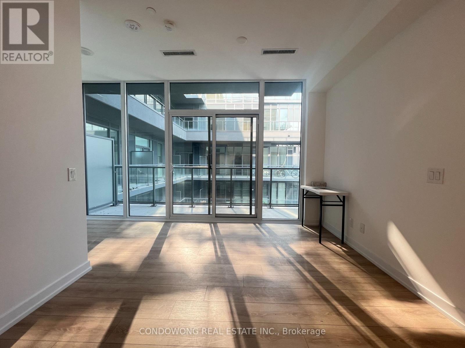 702 - 500 Dupont Street, Toronto, Ontario  M6G 0B8 - Photo 3 - C12921346