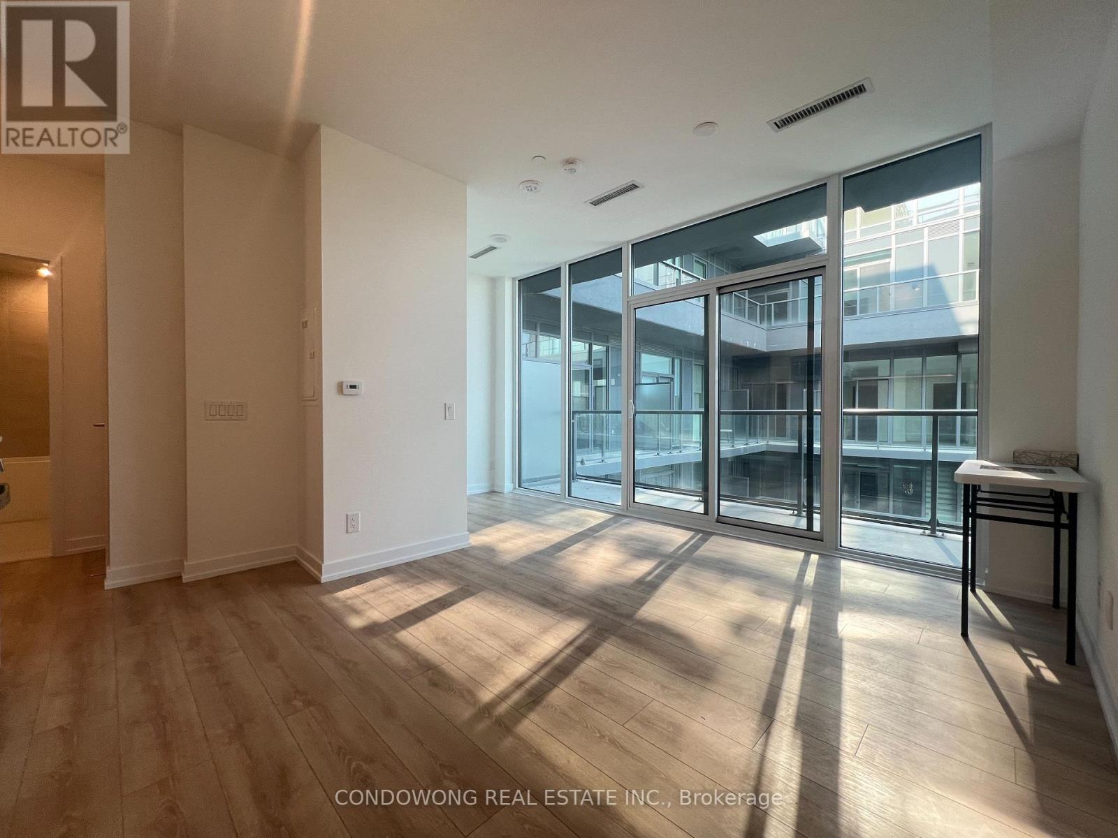 702 - 500 Dupont Street, Toronto, Ontario  M6G 0B8 - Photo 4 - C12921346