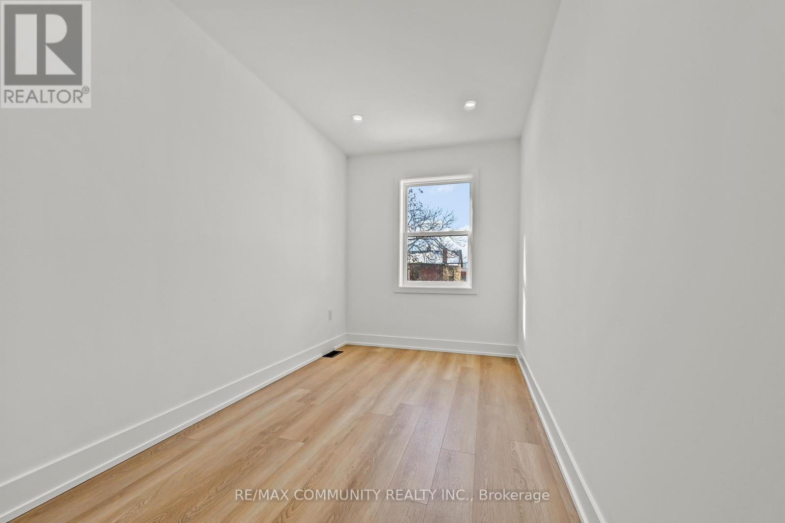 340 Albany Avenue, Toronto, Ontario M5R 3C9 - Photo 10 - C12921354