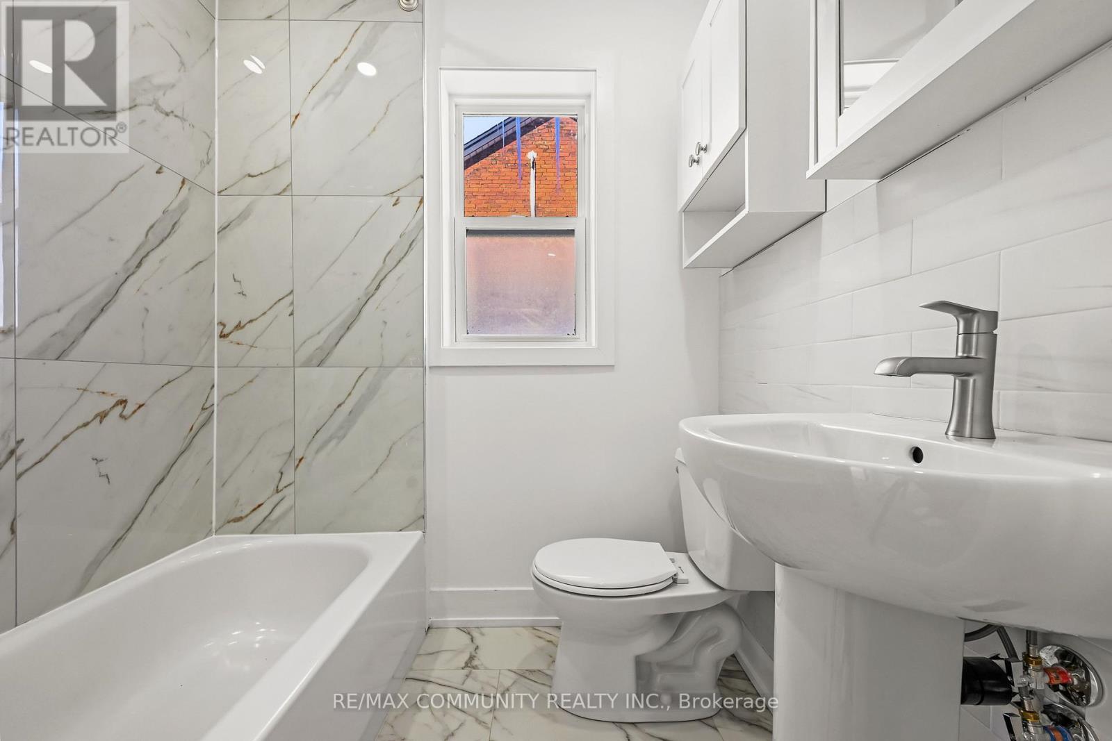 340 Albany Avenue, Toronto, Ontario M5R 3C9 - Photo 9 - C12921354