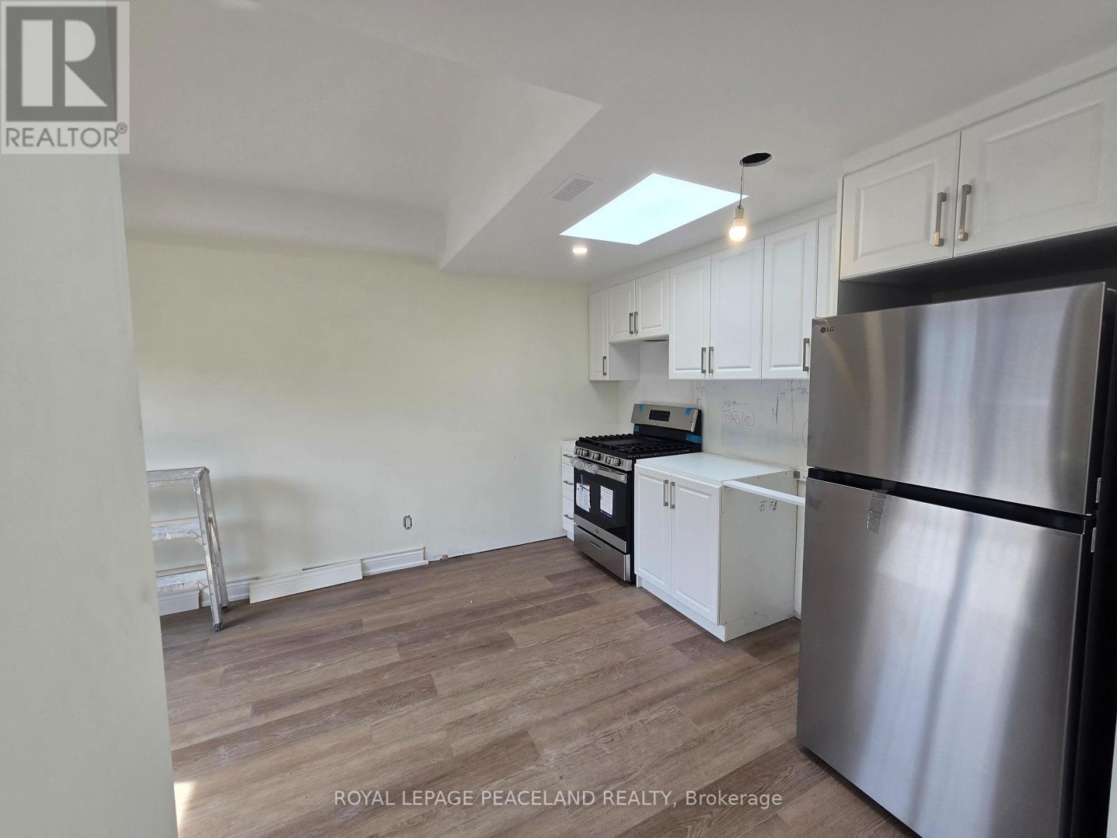 Lanewayhse 2nd Flr - 558 Spadina Crescent, Toronto, Ontario  M5S 2J9 - Photo 10 - C12921410