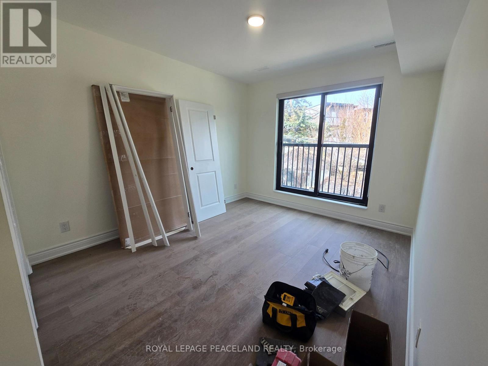 Lanewayhse 2nd Flr - 558 Spadina Crescent, Toronto, Ontario  M5S 2J9 - Photo 6 - C12921410