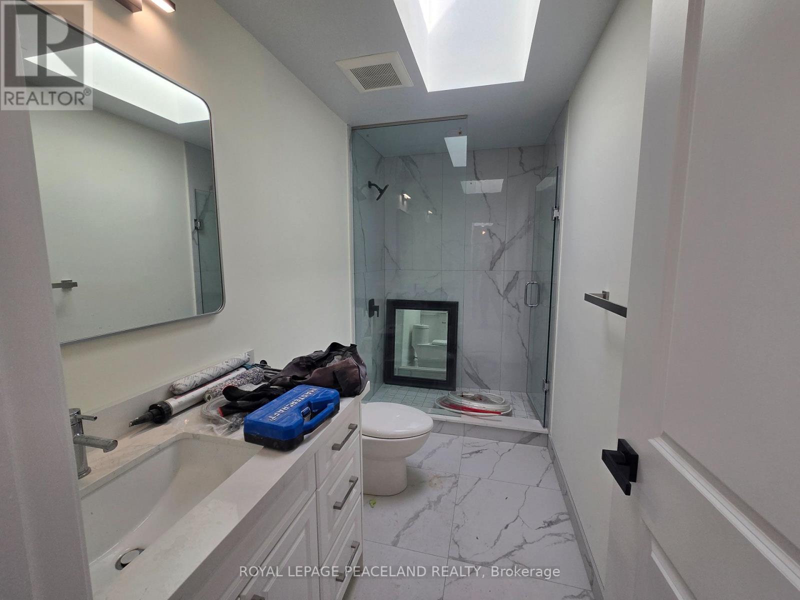 Lanewayhse 2nd Flr - 558 Spadina Crescent, Toronto, Ontario  M5S 2J9 - Photo 7 - C12921410